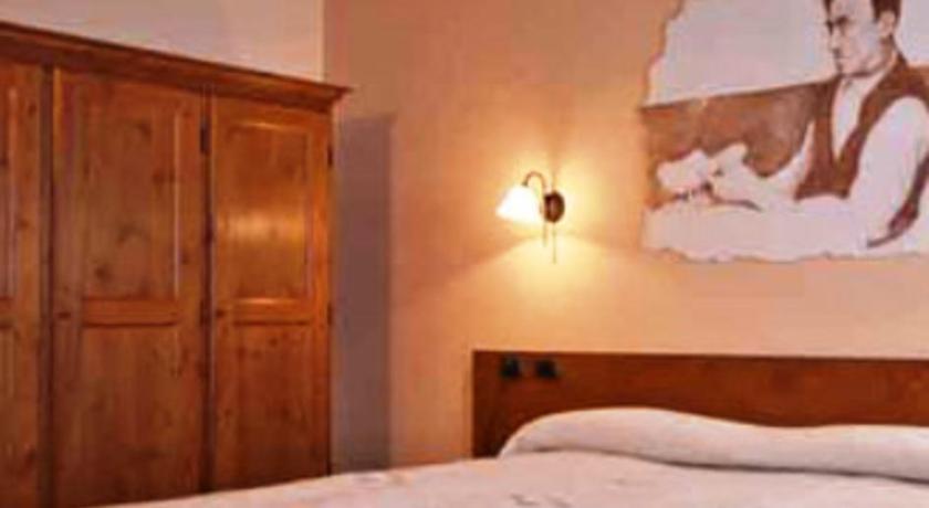 Meuble Lo Miete Viei Otel Champoluc Oda fotoğraf